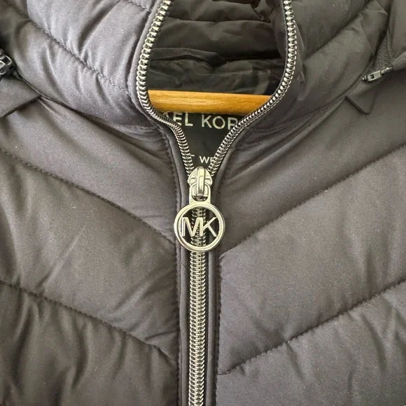 HUGE PRICE DROP - Michael Kors NWT Navy Quilted Hooded Puffer Jacket, size XL - Picture 2 of 9